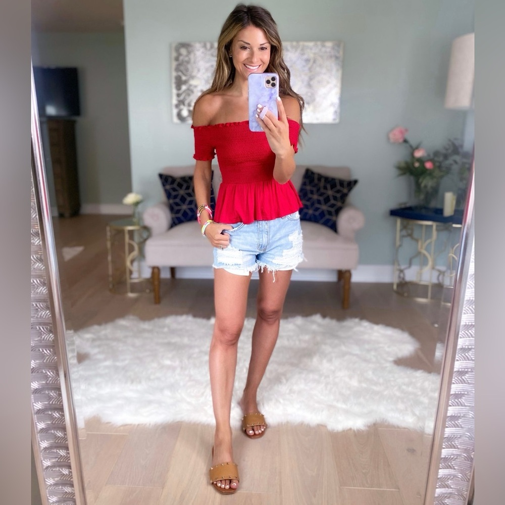 Pink Lily Distressed Denim Light Wash Jean Shorts - Picture 4 of 4